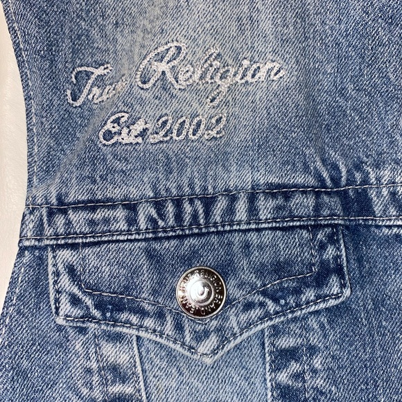 ✨TRUE RELIGION VARSITY DENIM CROP JACKET ✨ - Picture 8 of 16